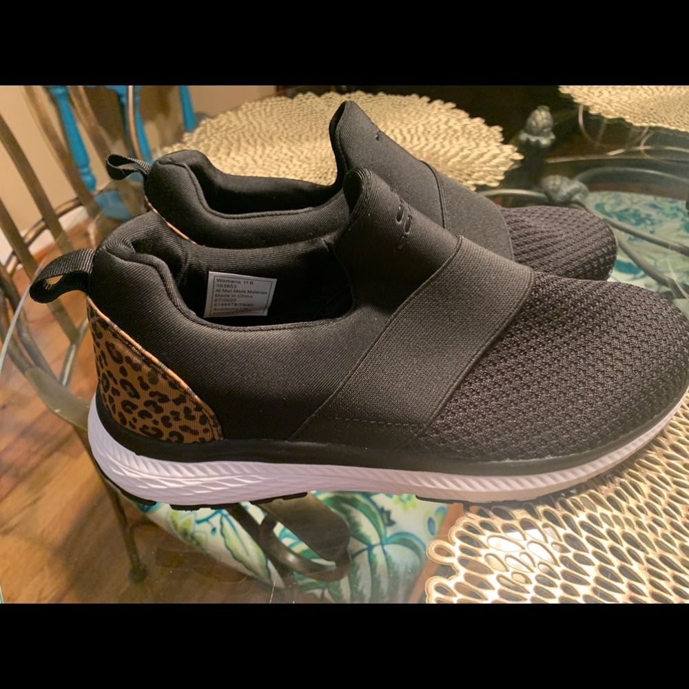 BCG MEMORY FOAM SHOES sz 11b